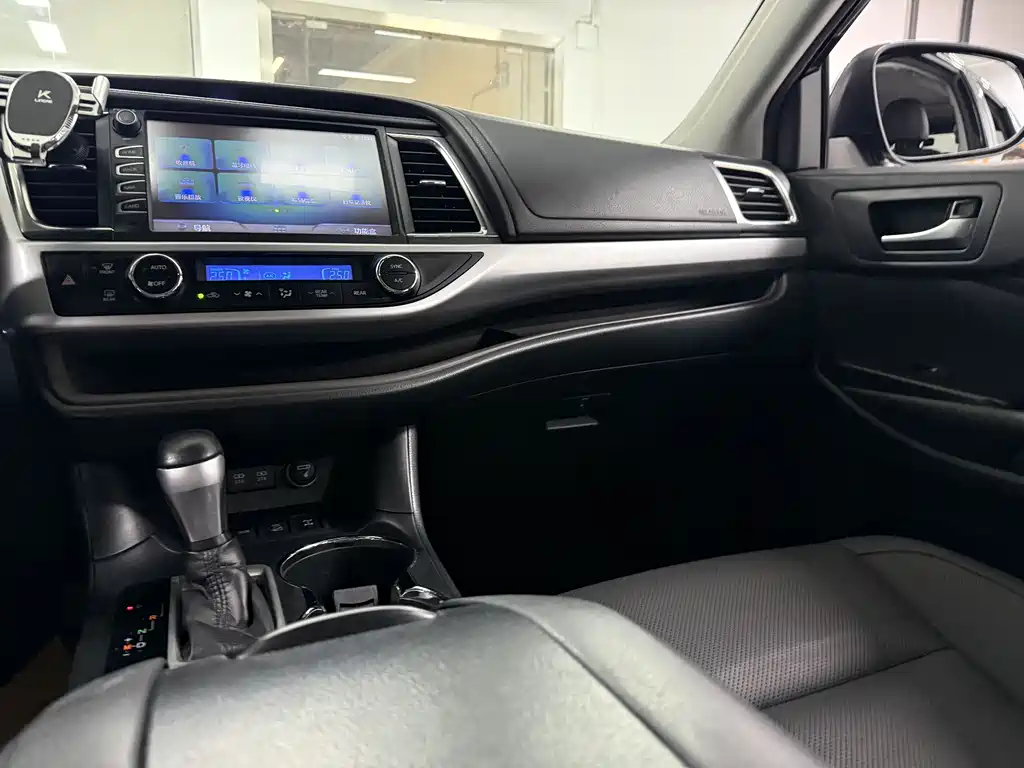 Toyota Highlander 2019 — фото 19