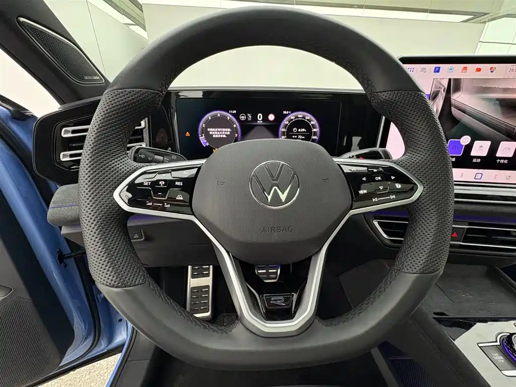 Volkswagen Tiguan L 2024 — фото 16