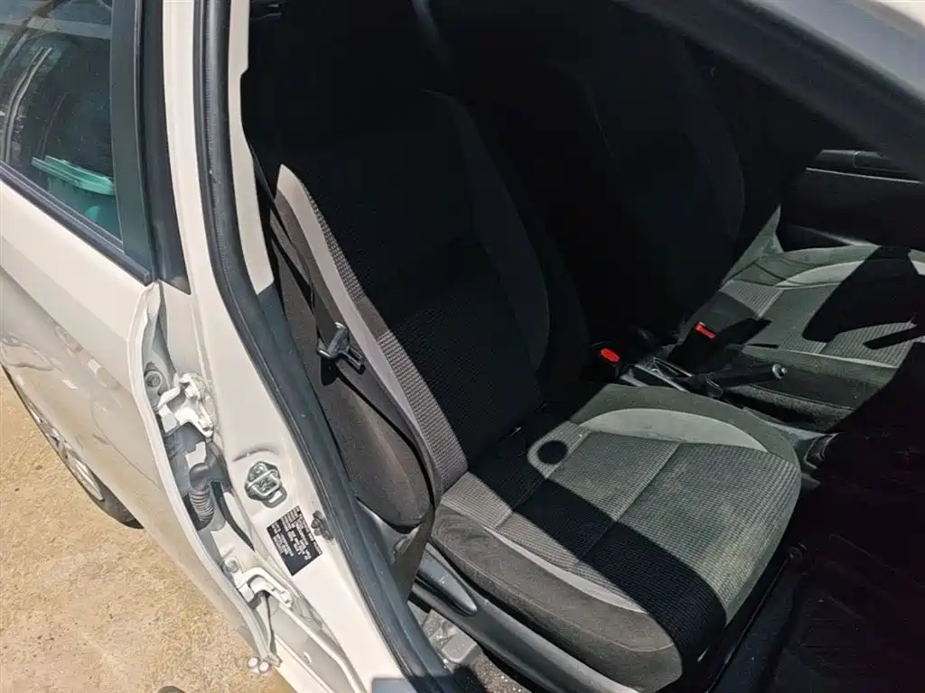 Toyota Vios 2023 — фото 25