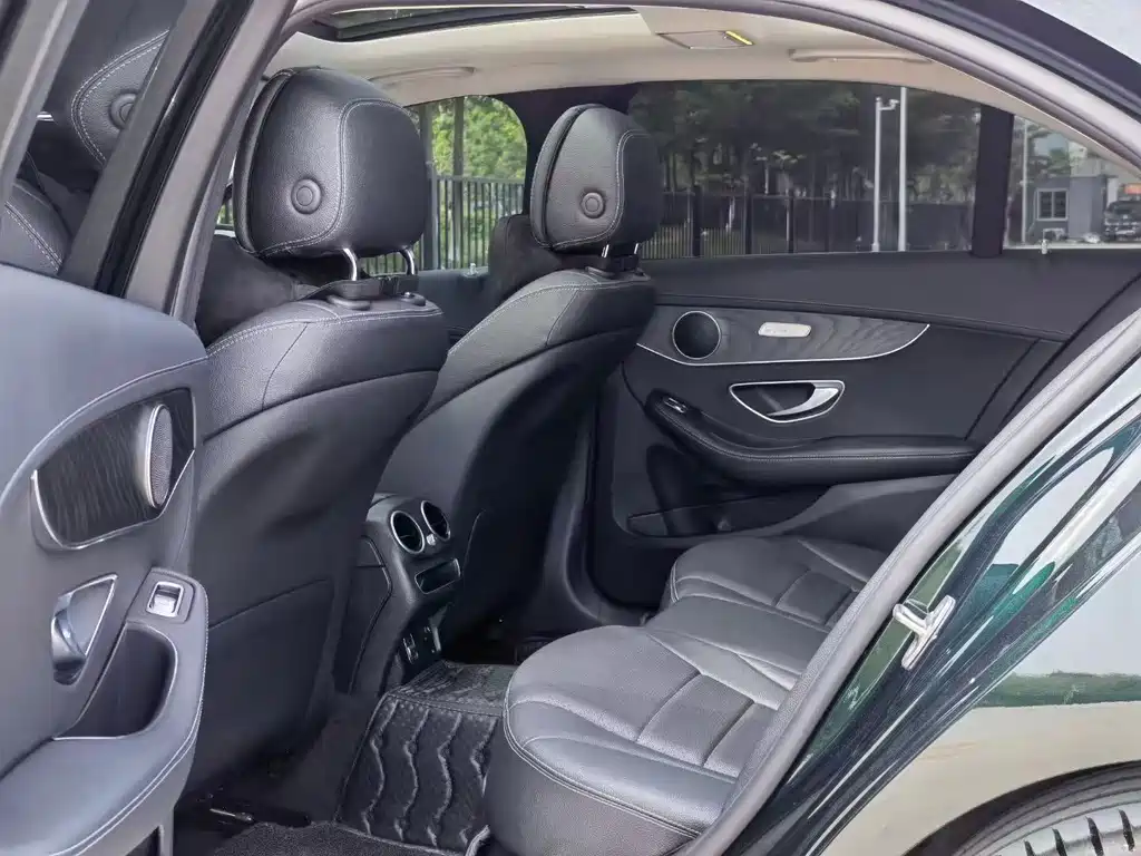 Mercedes-Benz C-Class 2021