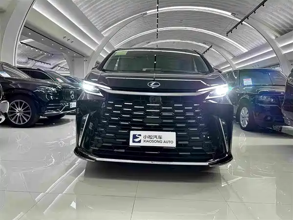 Lexus LM 2026