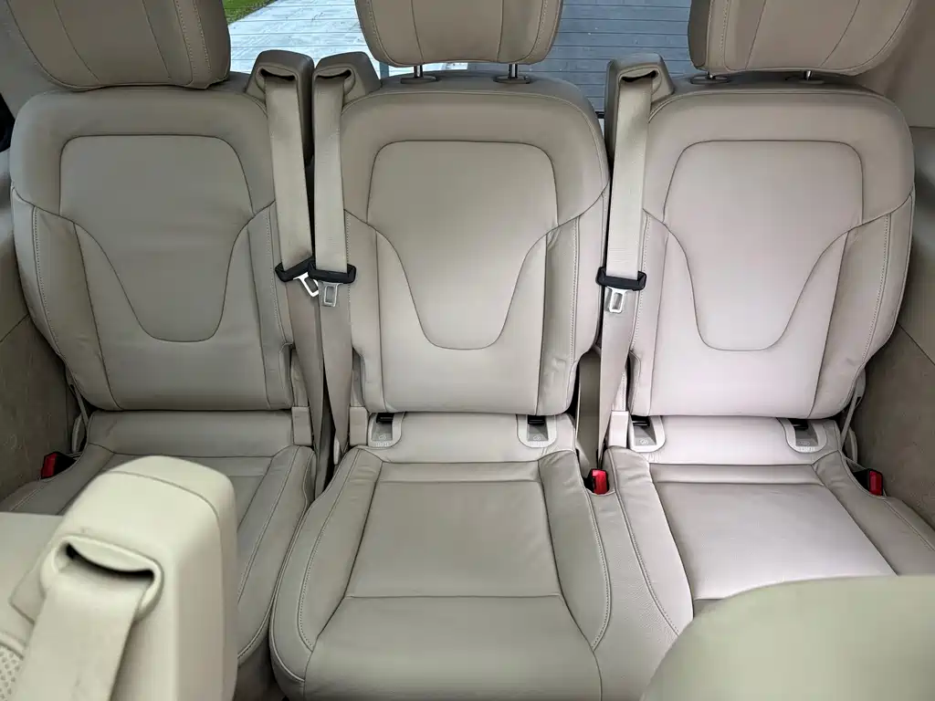 Mercedes-Benz V-Class 2017 — фото 13