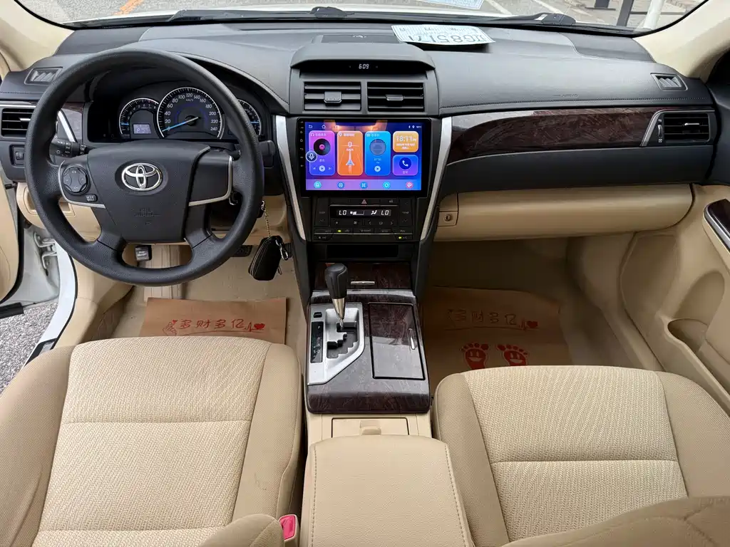 Toyota Camry 2015 — фото 6