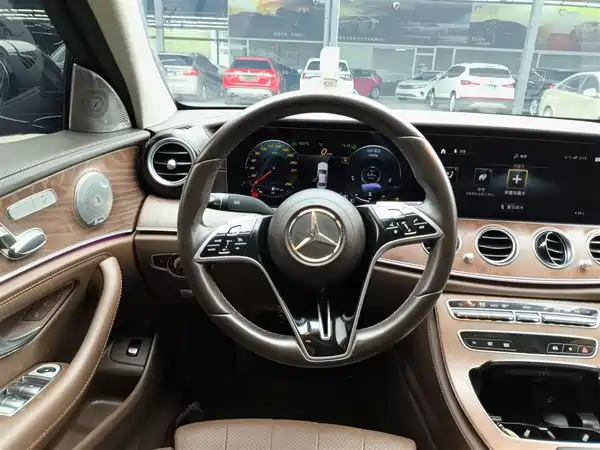 Mercedes-Benz E-Class 2022
