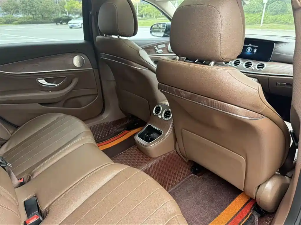 Mercedes-Benz E-Class 2022 — фото 15