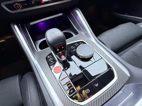 BMW XM 2024