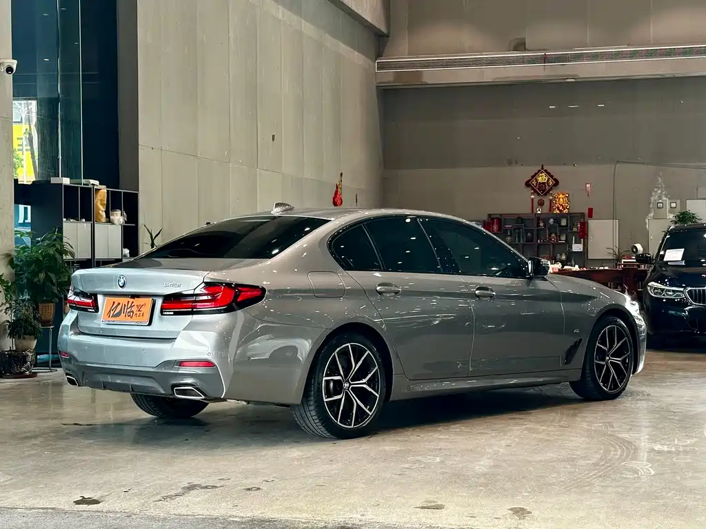 BMW 5 Series 2023 — фото 15