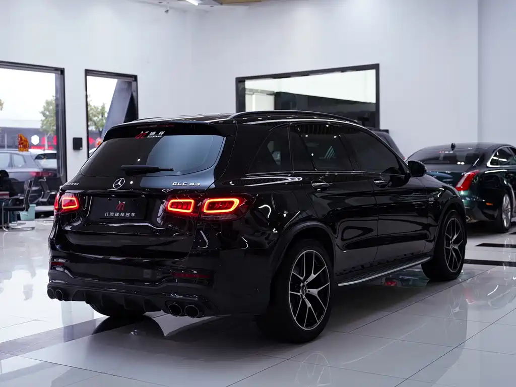 Mercedes-Benz GLC AMG 2023 — фото 16