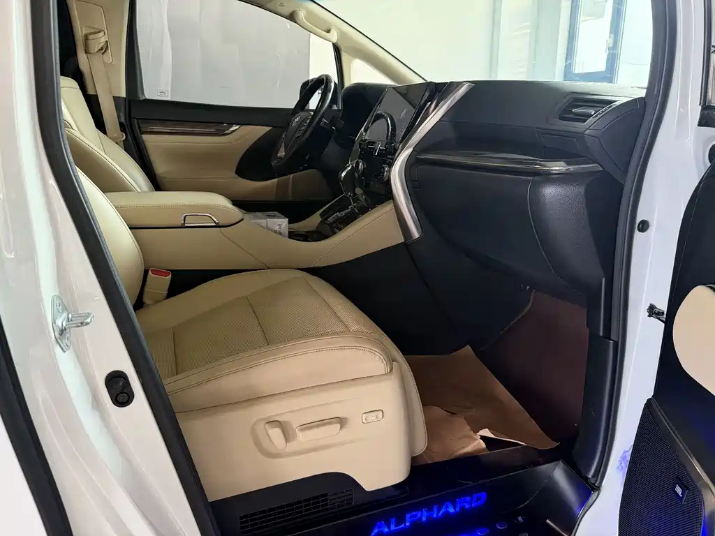 Toyota Vellfire 2021 — фото 10