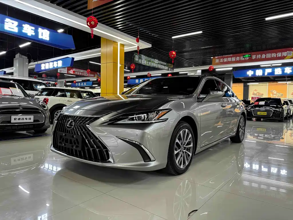Lexus ES 2023
