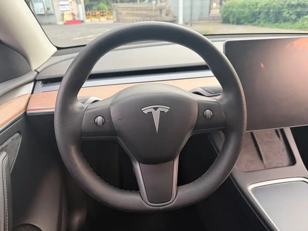 Tesla Model Y 2021 — фото 14