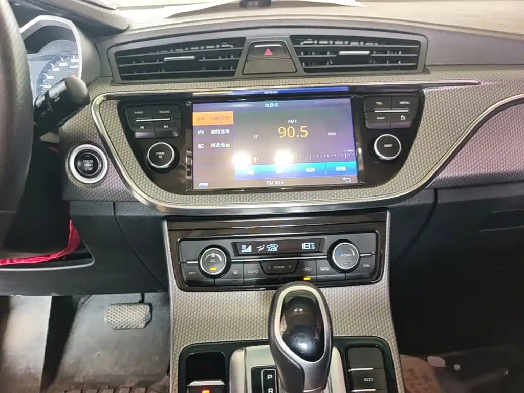 Geely Emgrand GS 2016 — фото 13