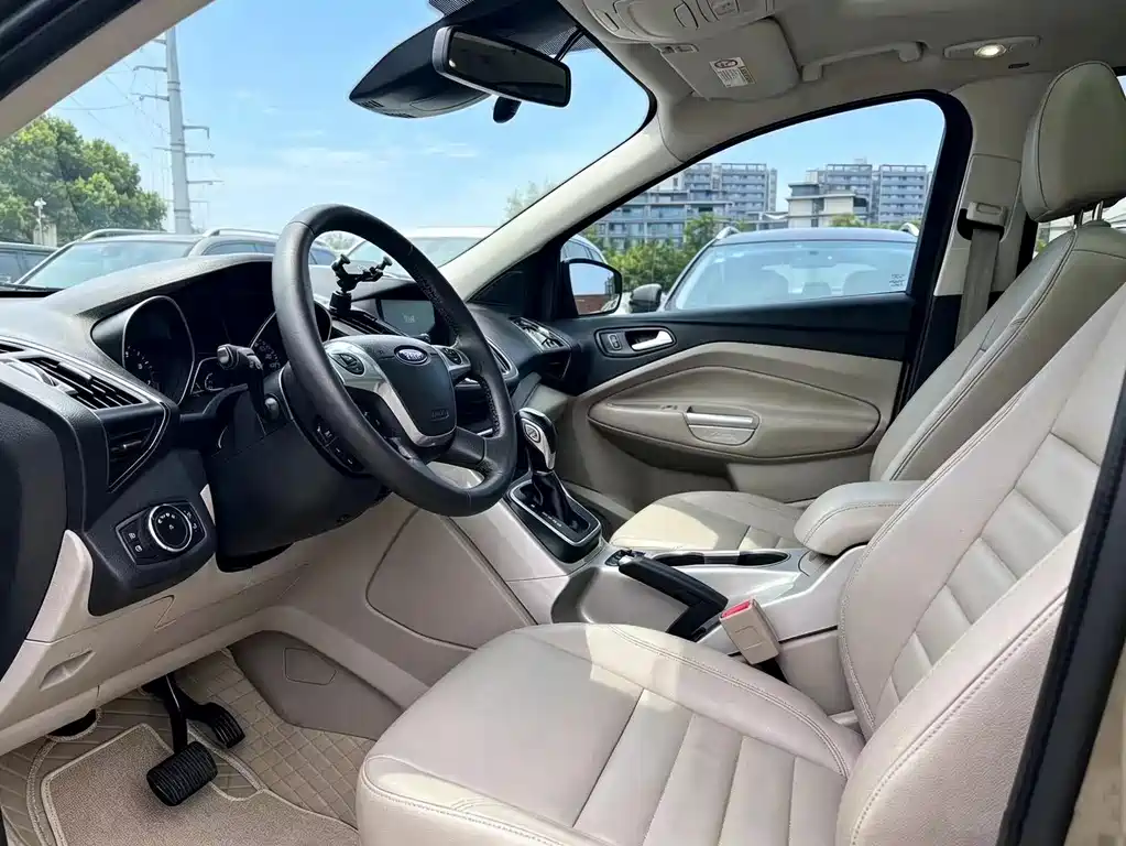 Ford Kuga 2015 — фото 9