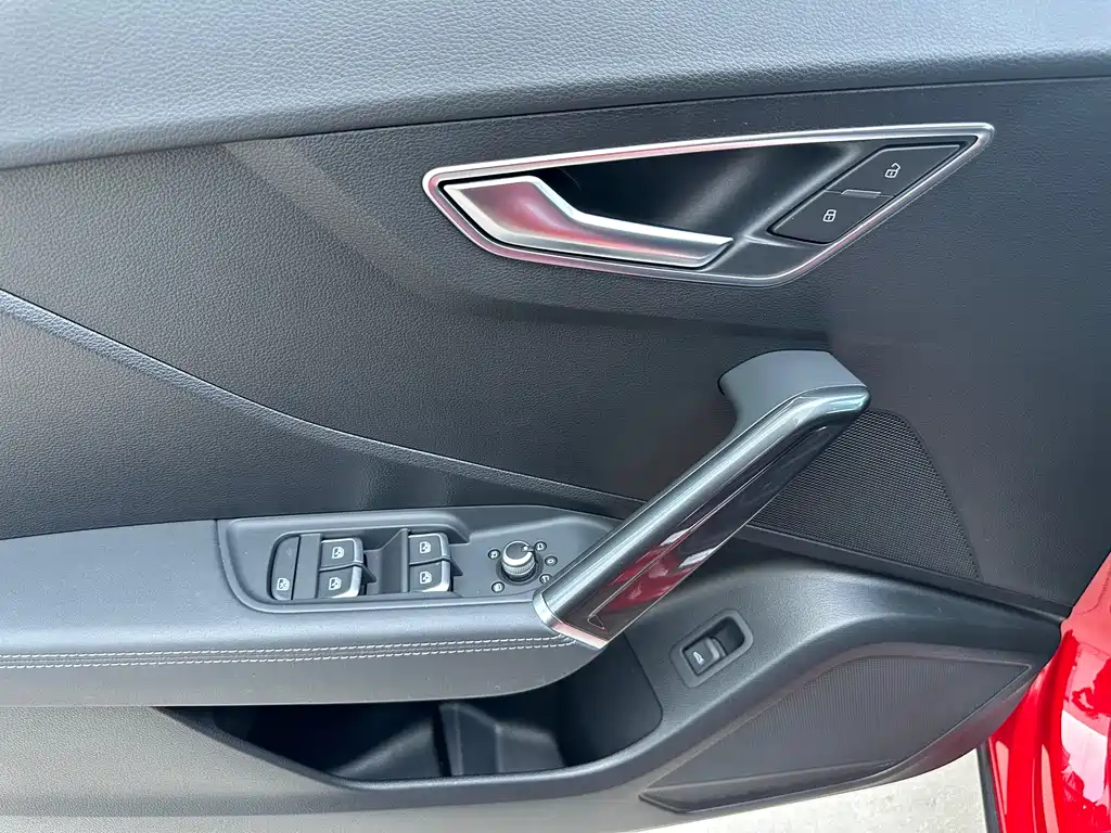 Audi Q2L 2022 — фото 11