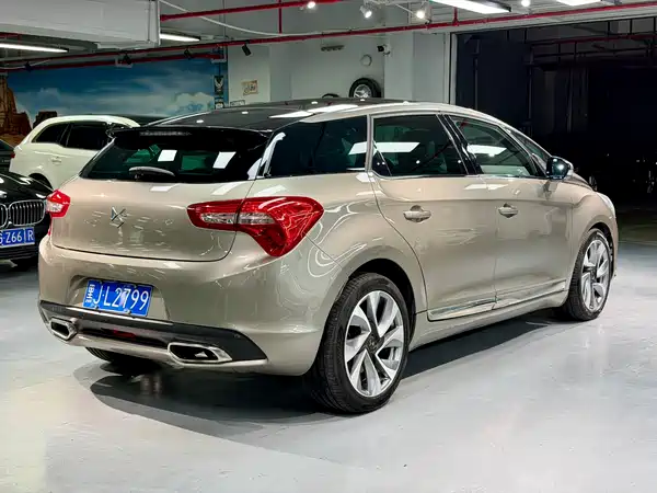 DS 5 2014