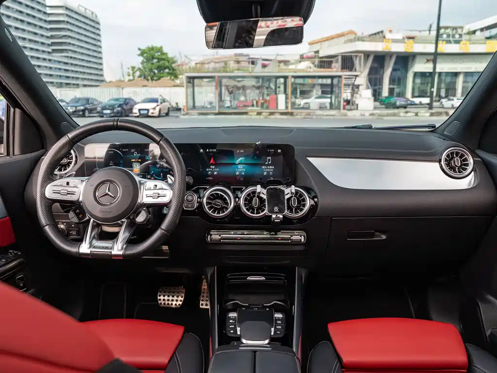 Mercedes-Benz GLA AMG 2021 — фото 5