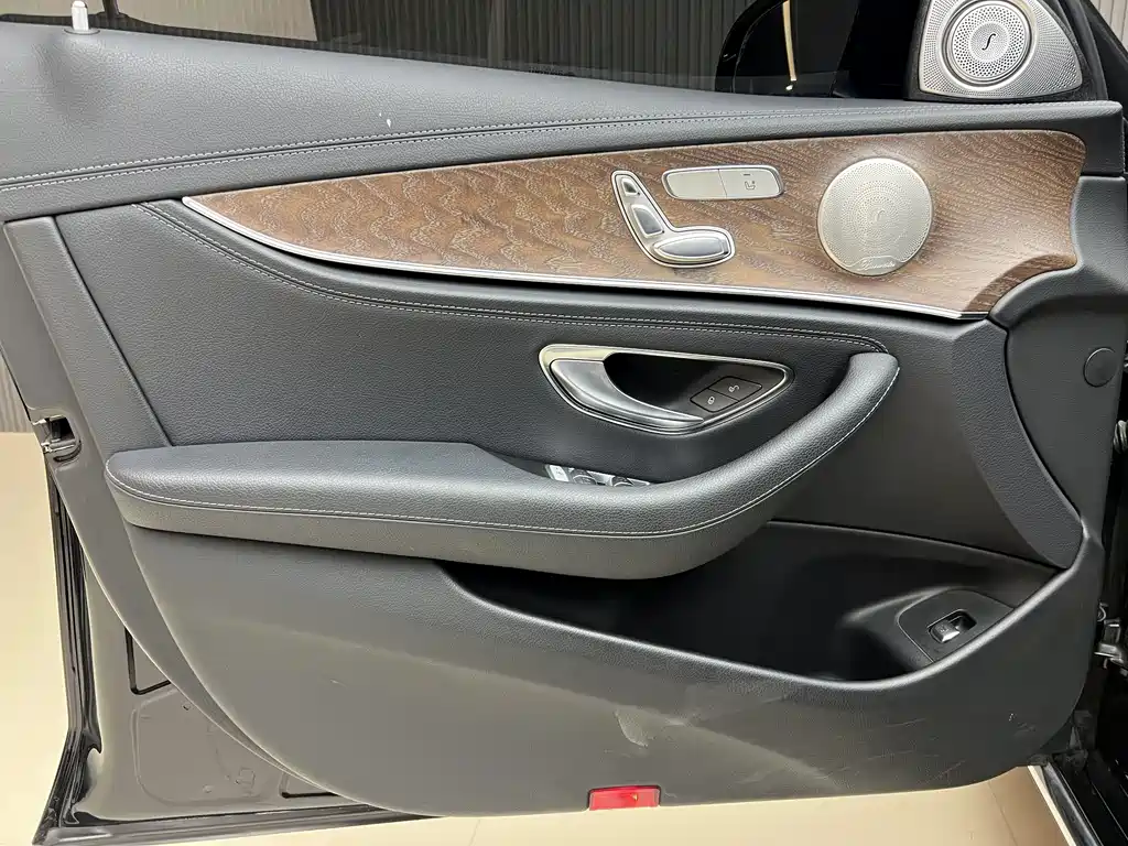Mercedes-Benz E-Class 2018 — фото 14
