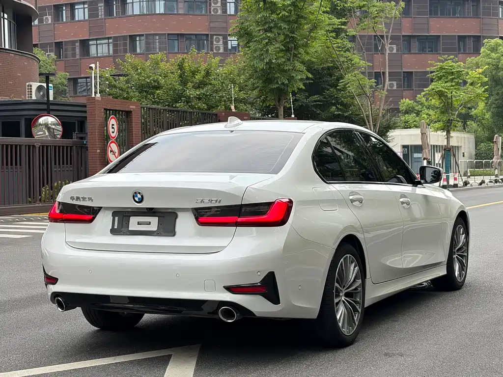 BMW 3 Series 2020 — фото 17