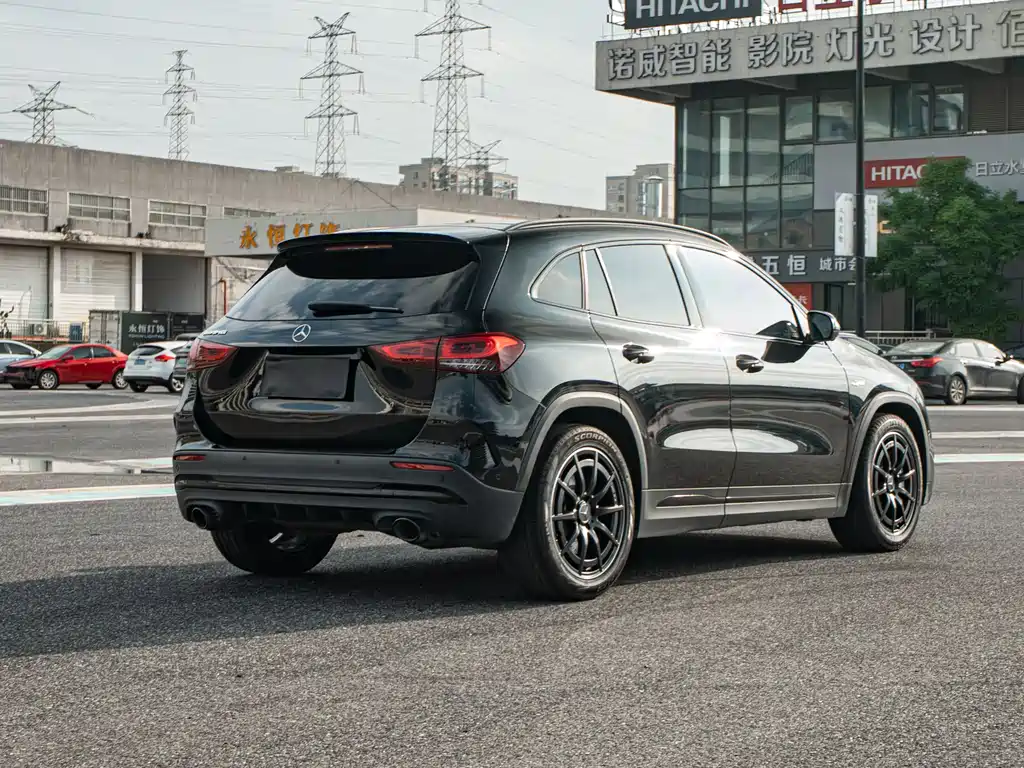 Mercedes-Benz GLA AMG 2021 — фото 3