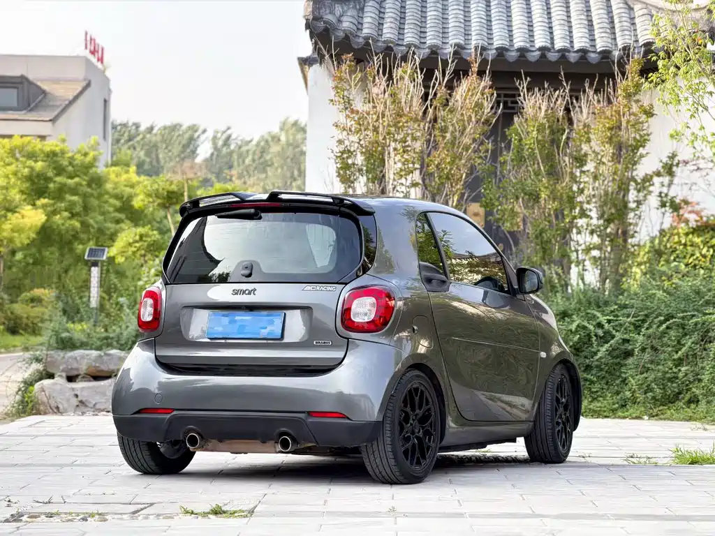 smart Fortwo 2018 — фото 9