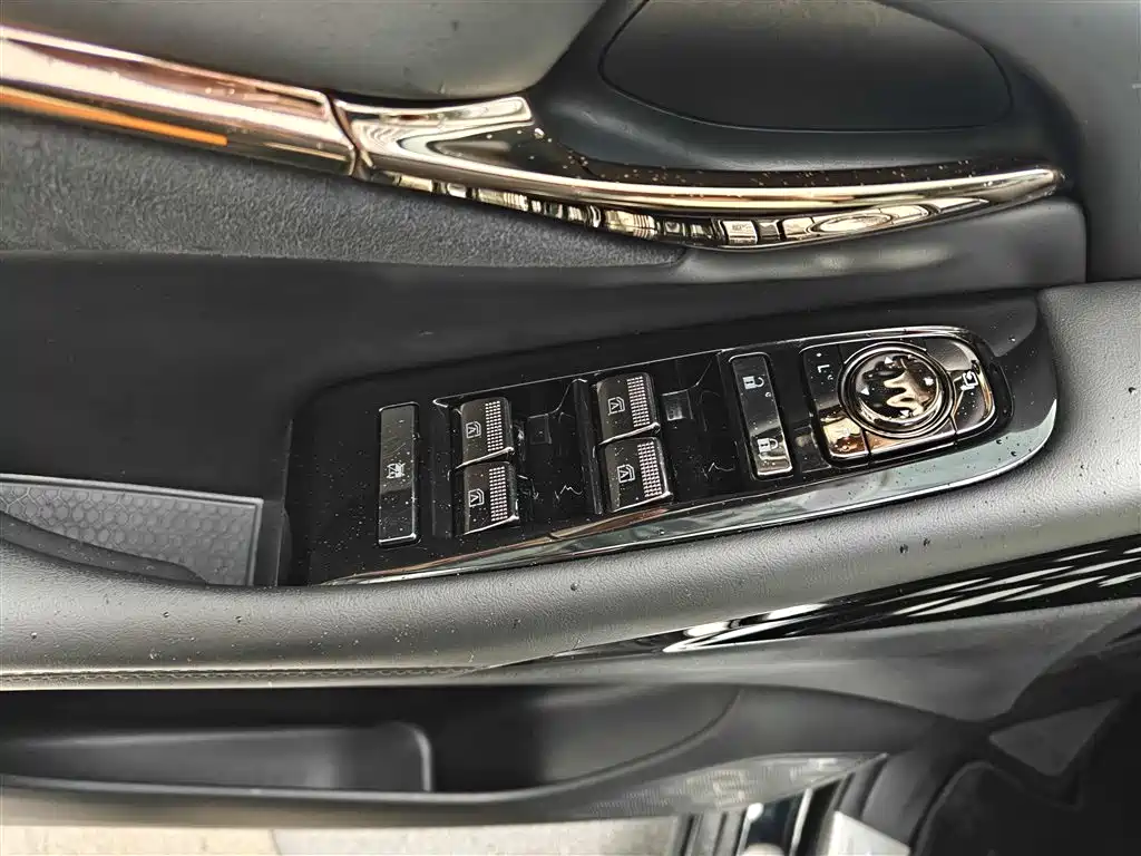 GAC Motor Trumpchi M8 2023 — фото 9