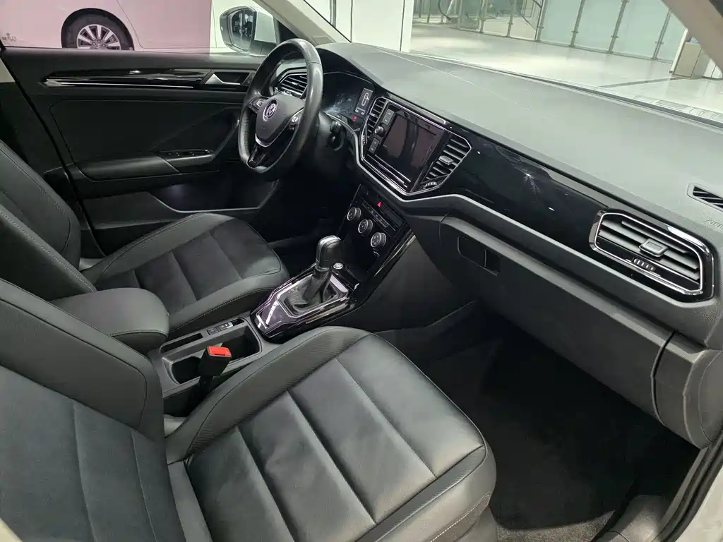Volkswagen T-Roc 2019 — фото 12
