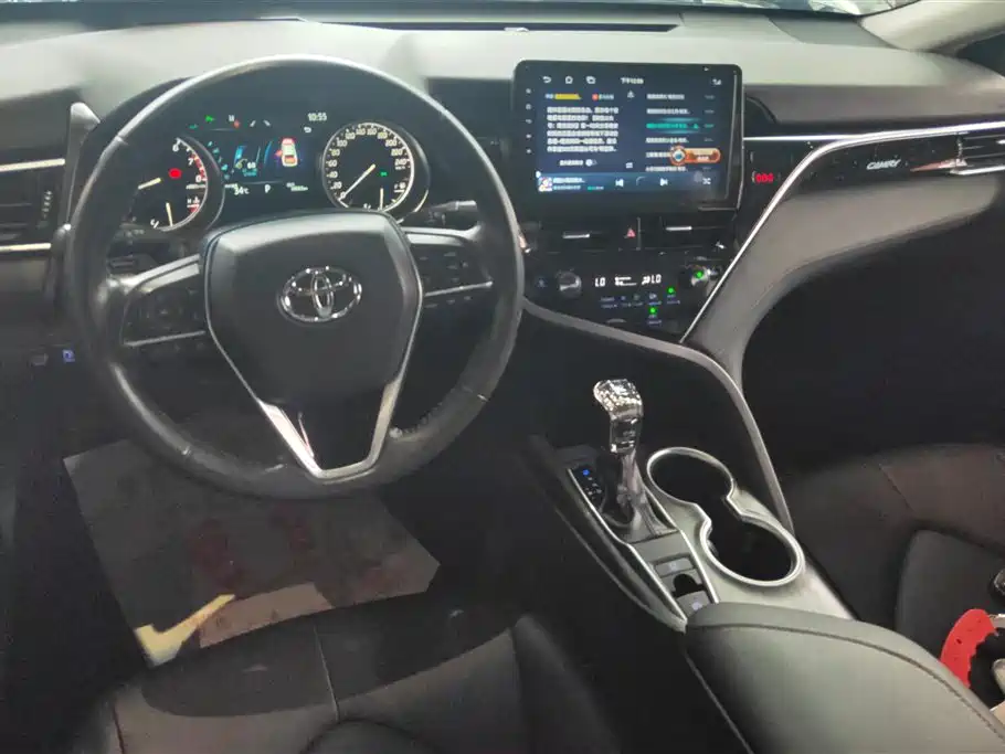 Toyota Camry 2022 — фото 12