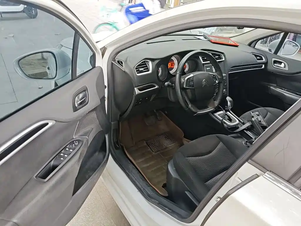 Citroen C4L 2015 — фото 16