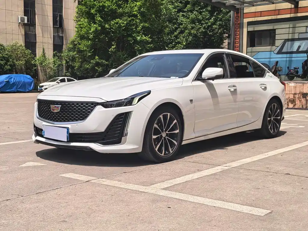 Cadillac CT5 2022 — фото 1
