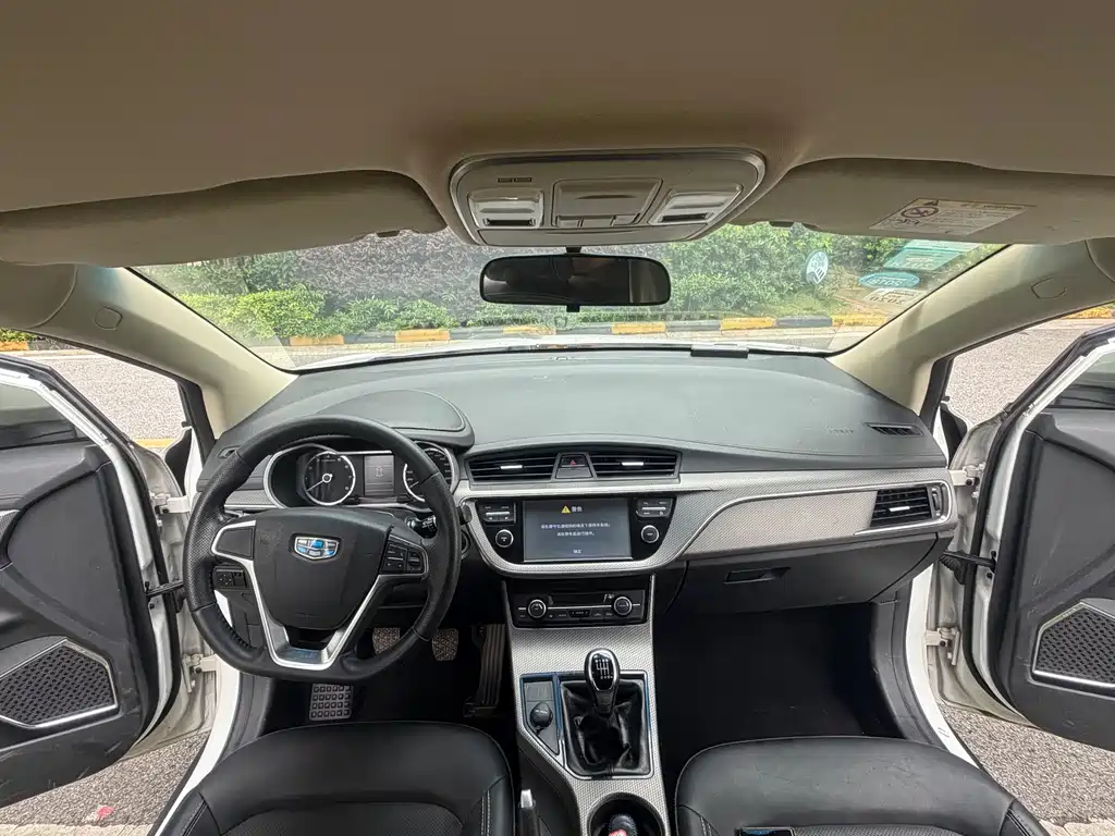 Geely Emgrand GS 2016 — фото 18