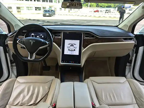 Tesla Model X 2017