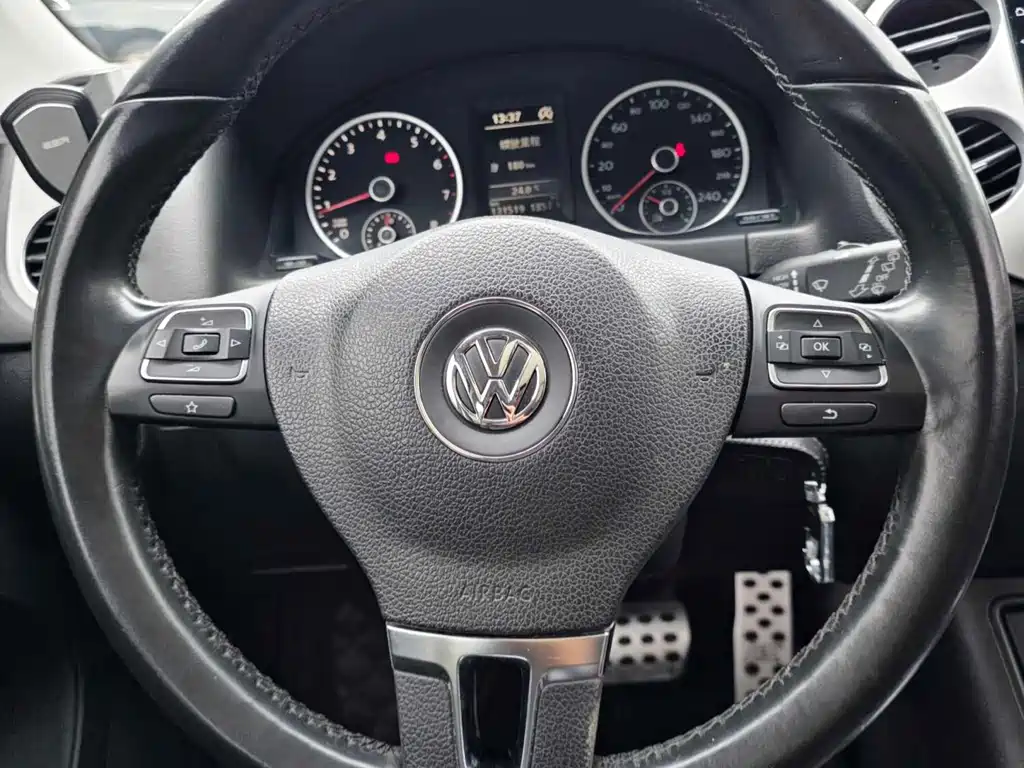 Volkswagen Tiguan 2017 — фото 11