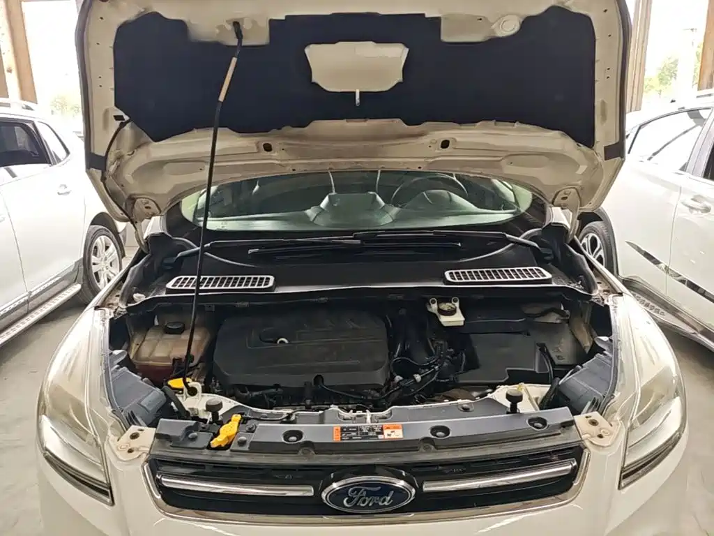 Ford Kuga 2015 — фото 20