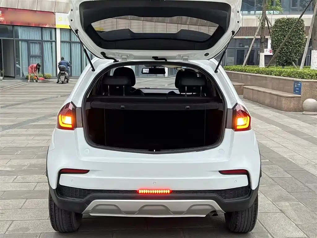 Geely Vision X3 2019 — фото 19
