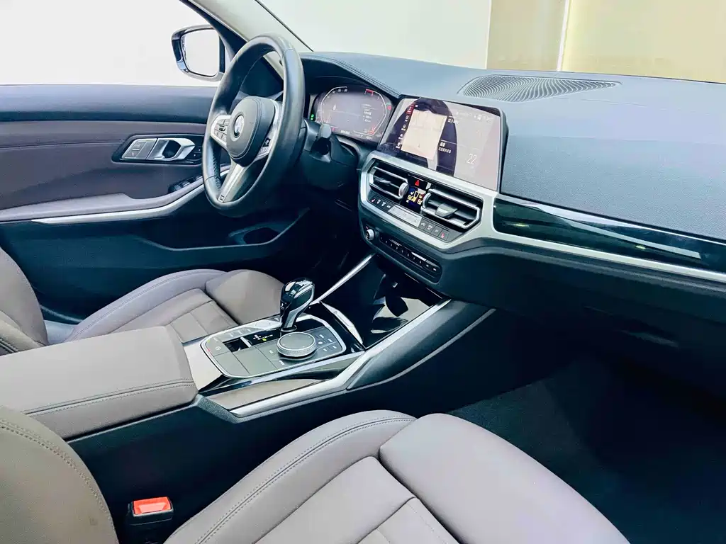 BMW 3 Series 2021 — фото 15