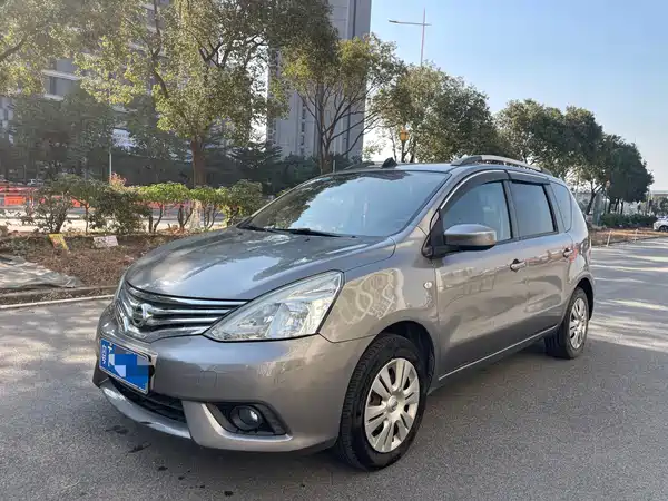 Nissan Livina 2013