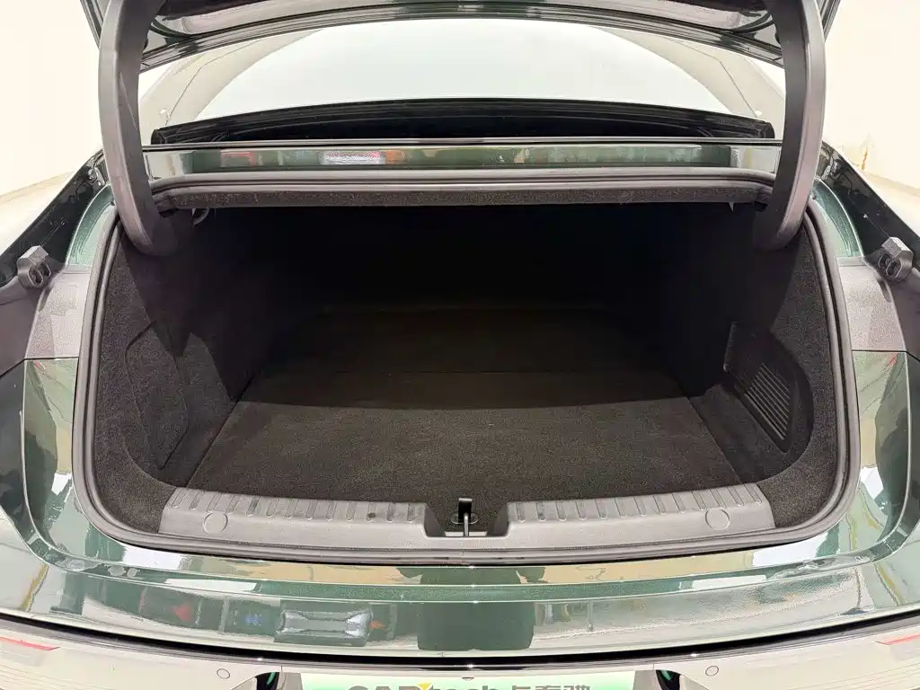Geely Galaxy Starshine 8 2025 — фото 15