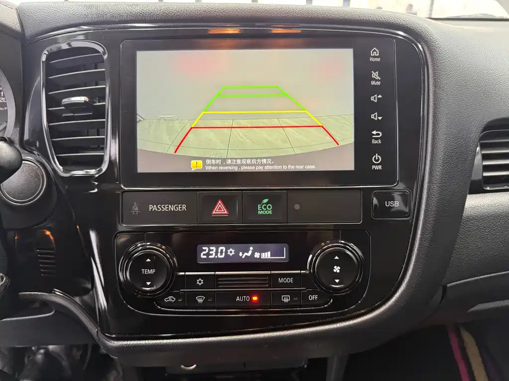 Mitsubishi Outlander 2022 — фото 14