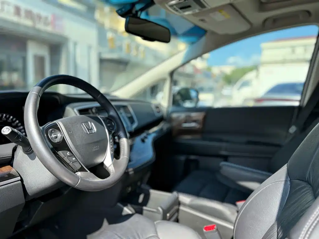Honda Odyssey 2018 — фото 15