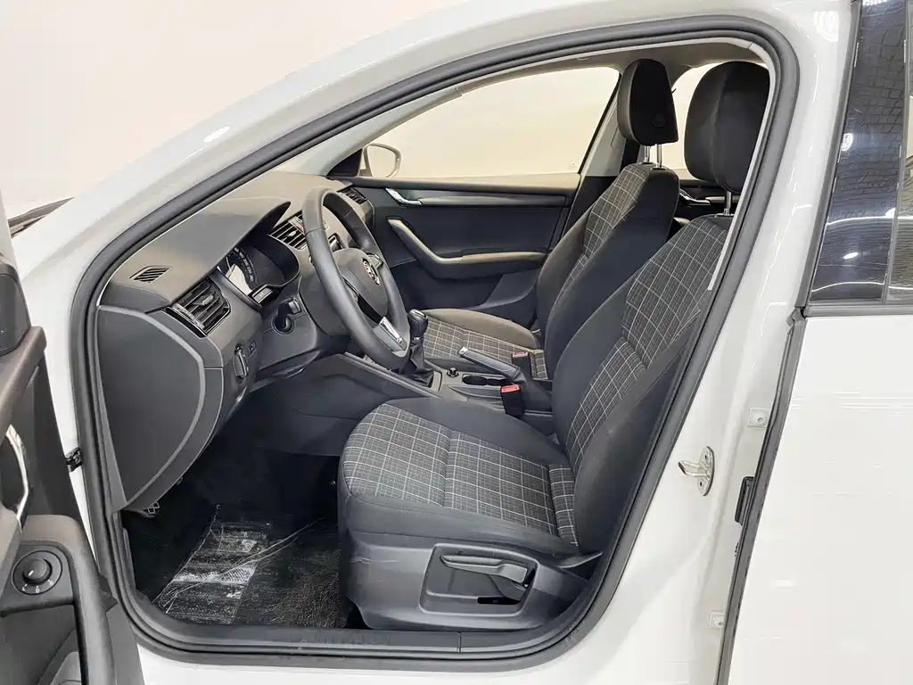 Skoda Octavia 2019 — фото 15