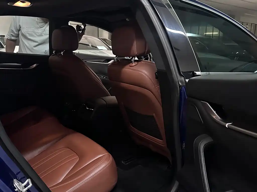 Maserati Ghibli 2015 — фото 12