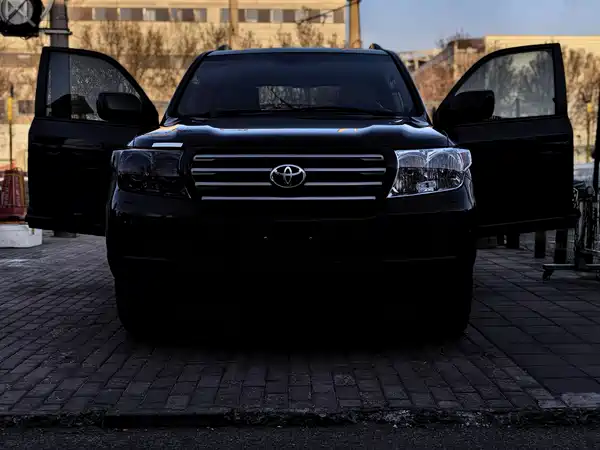 Toyota Land Cruiser 2010
