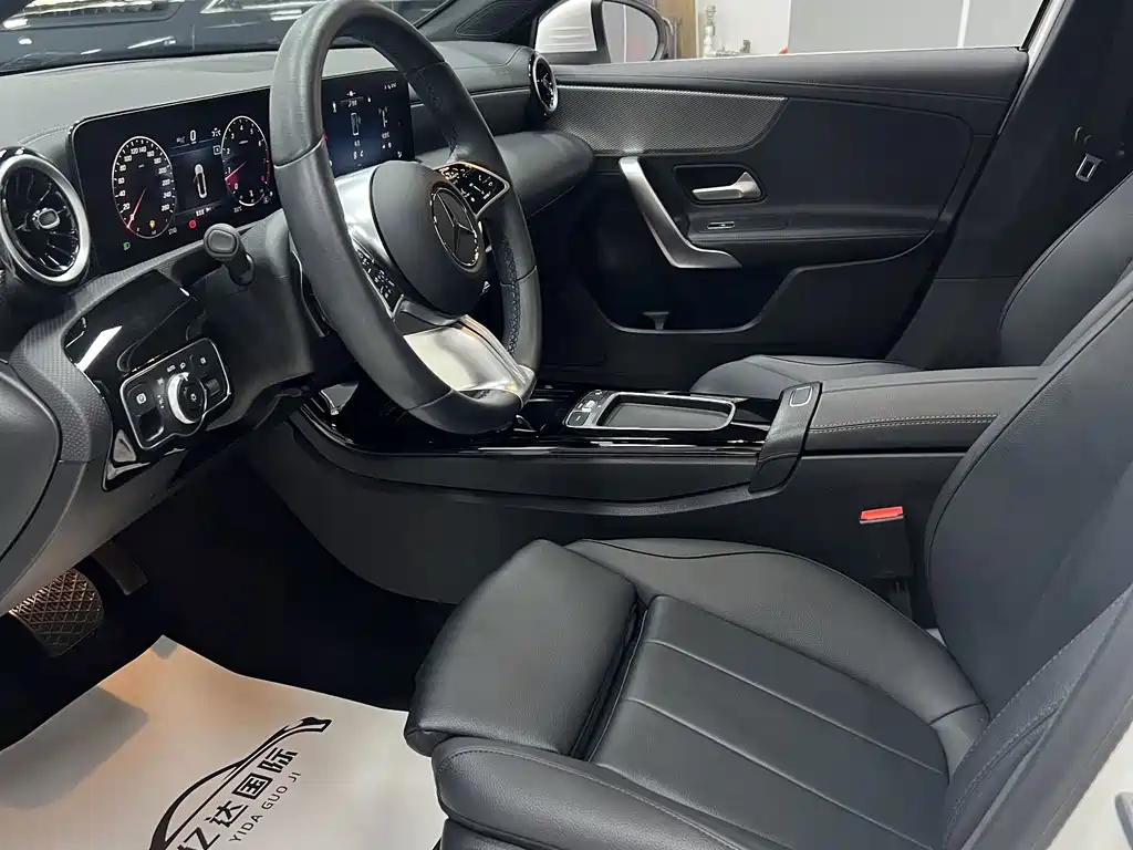 Mercedes-Benz A-Class 2023 — фото 10