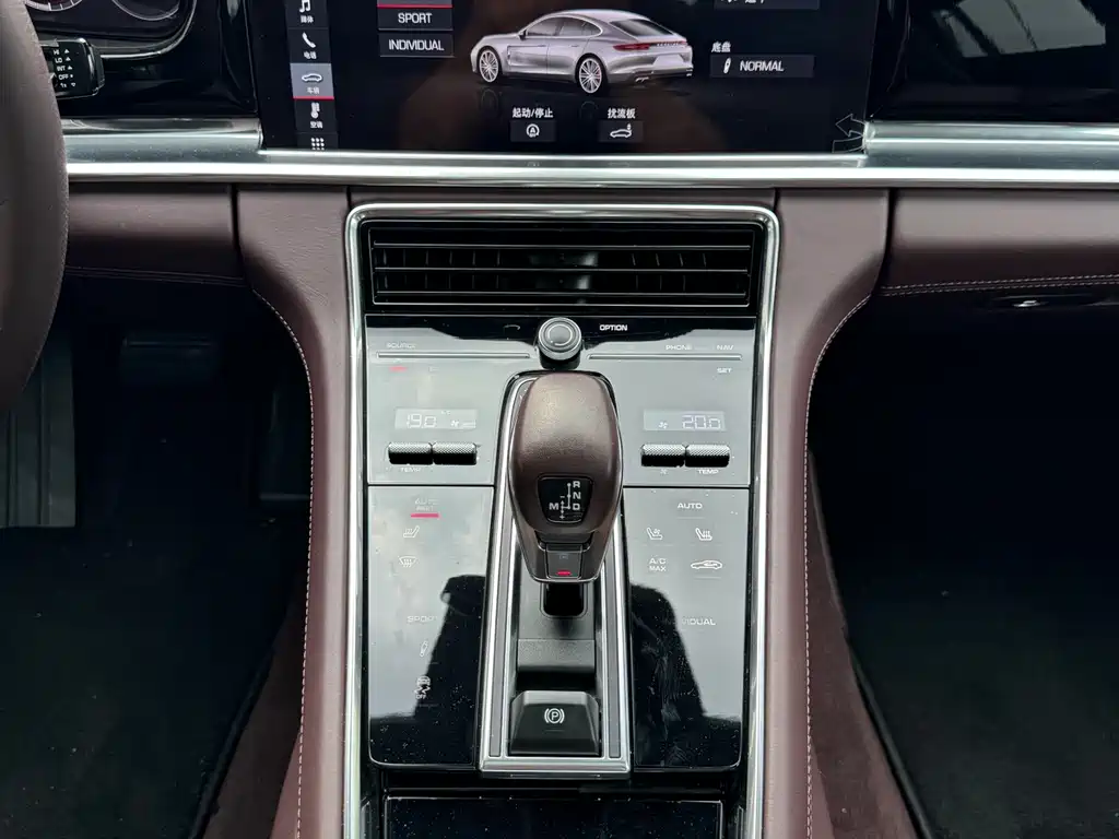 Porsche Panamera 2020 — фото 21