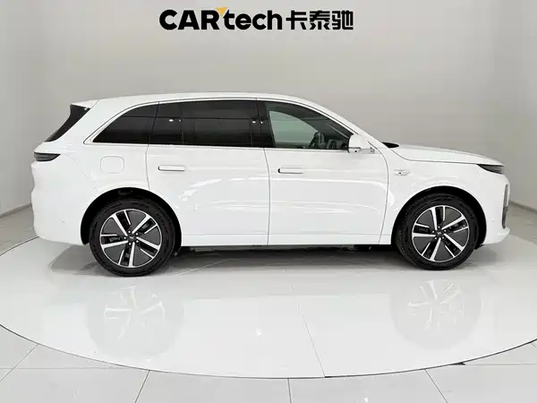 Li Auto L6 2025