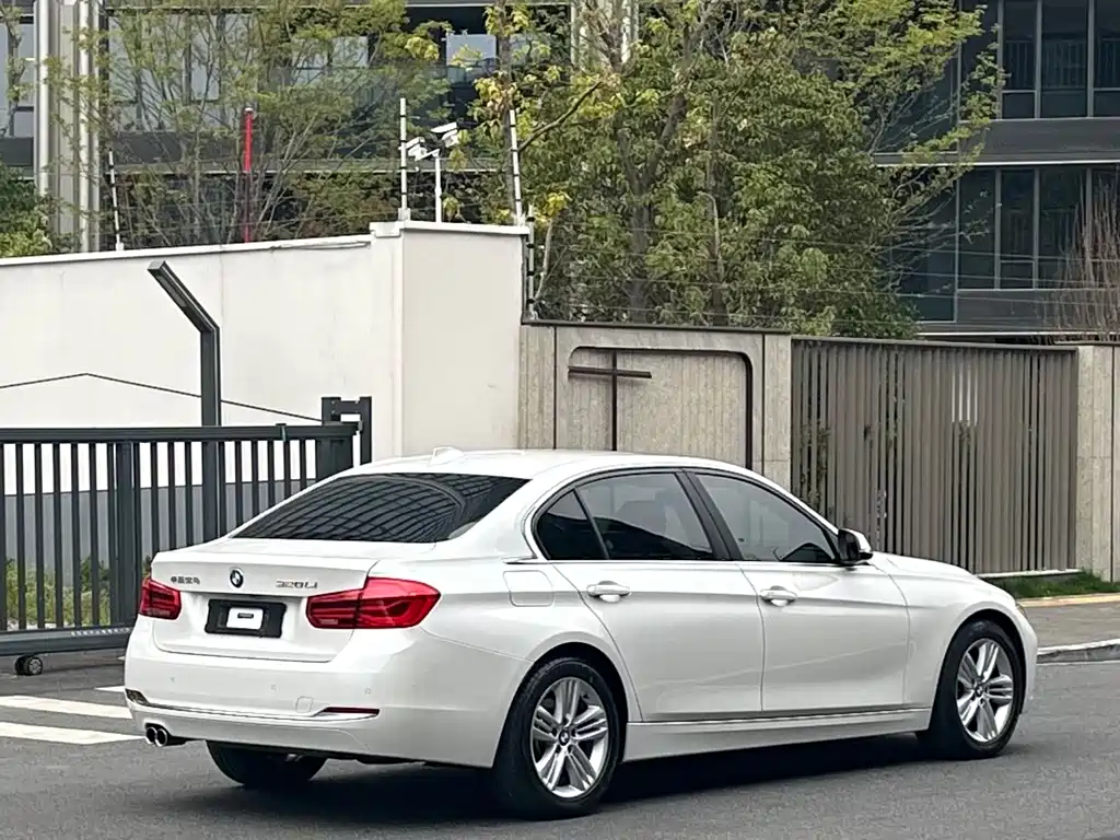 BMW 3 Series 2017 — фото 6