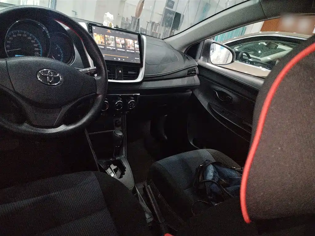 Toyota Yaris L 2019 — фото 10