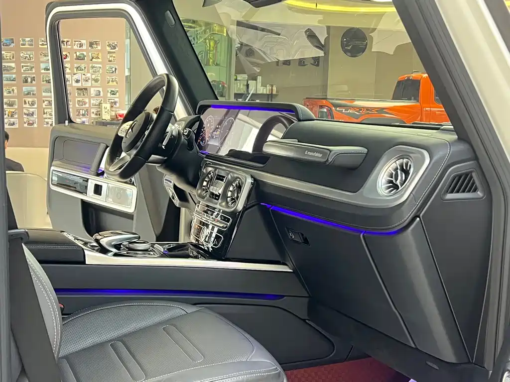 Mercedes-Benz G-Class 2023 — фото 10