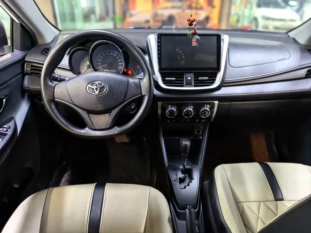 Toyota Yaris L 2018 — фото 6