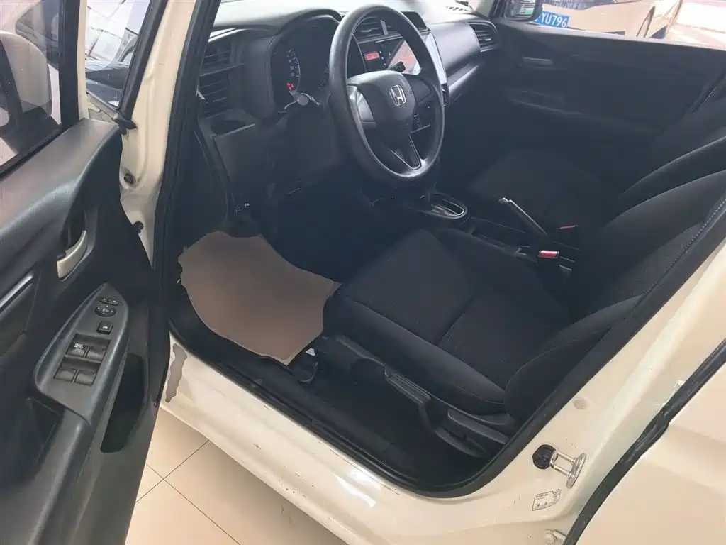 Honda Fit 2017 — фото 16